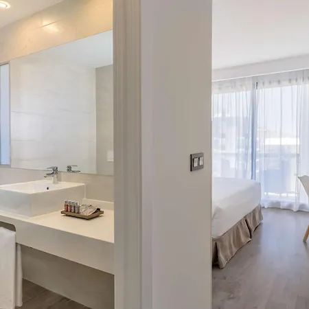 Occidental Hotel 4*
